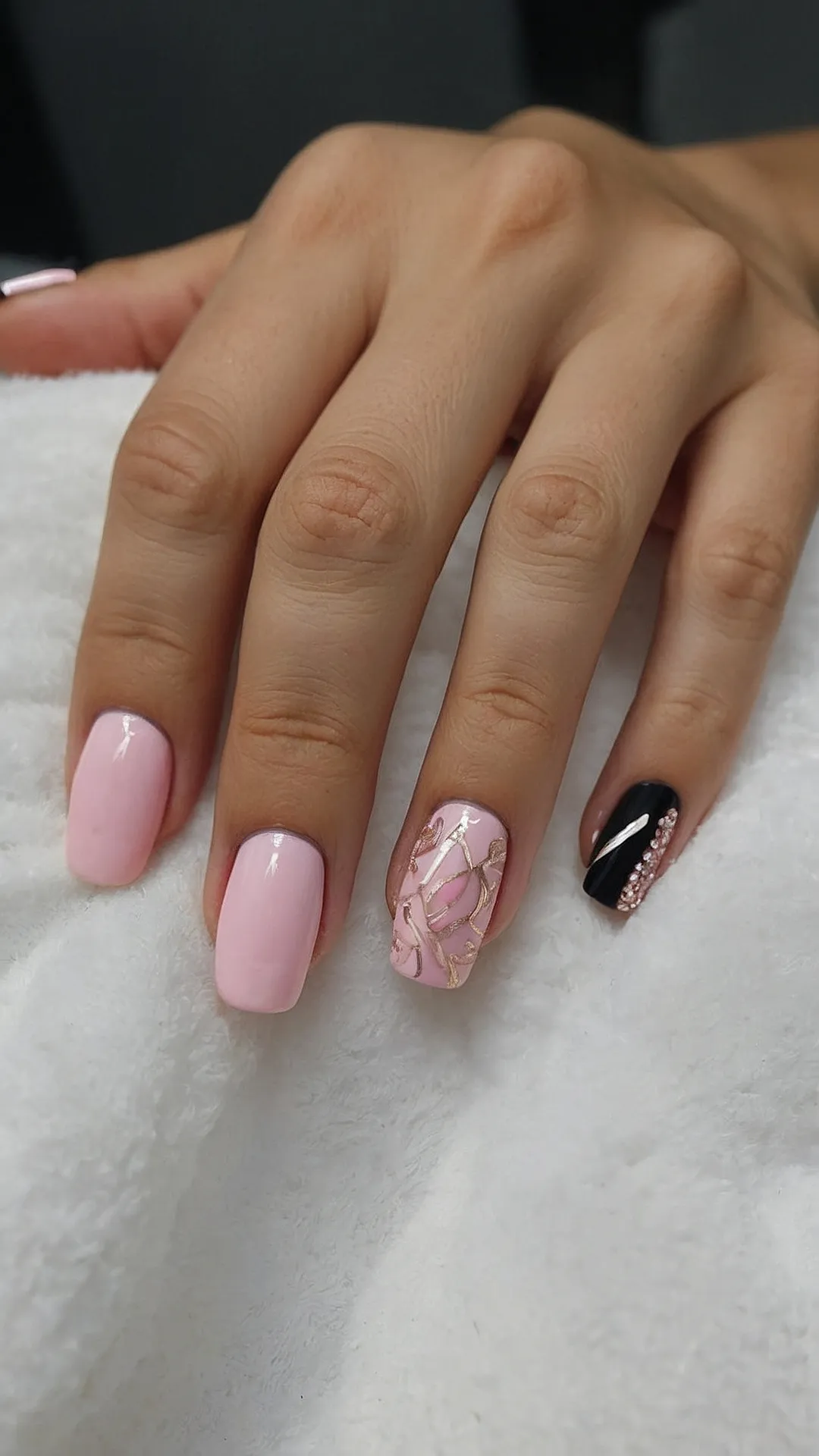 Pink Perfection: Fall's Nail-tastic Look