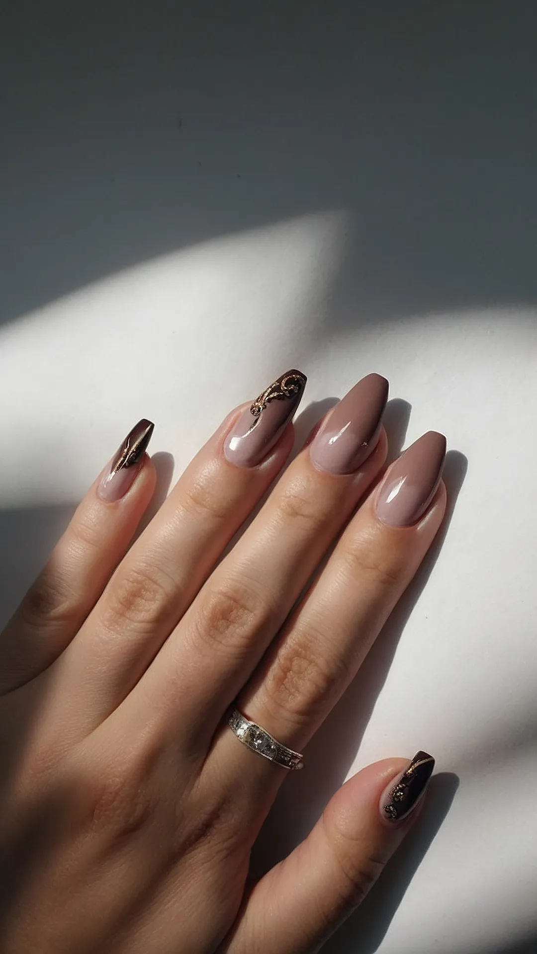 Vibrant Leafy Nails Ideas for Your Fall Look