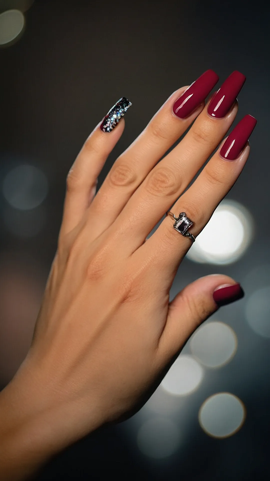 Fall's Sparkle: Chic Nail Art