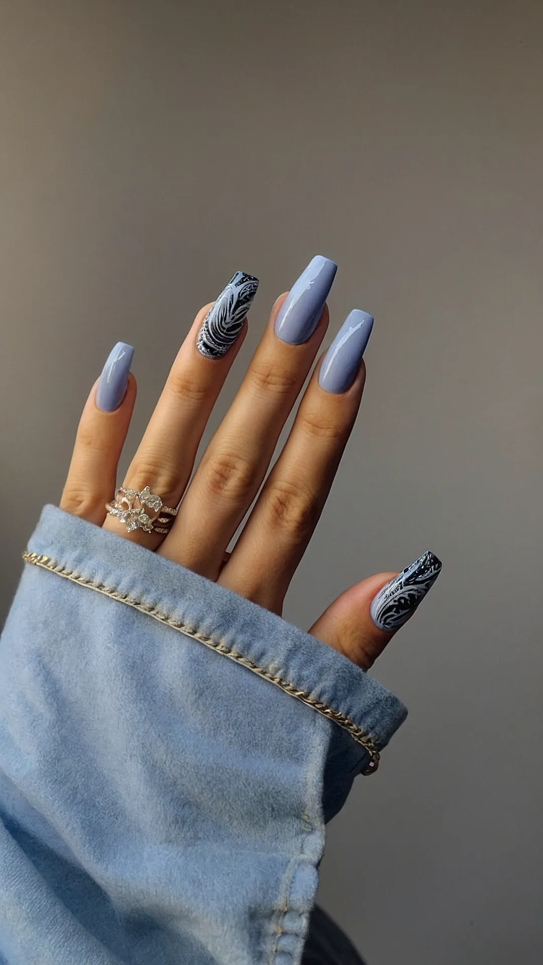 Swirl & Shine: Fall's Trendy Nails