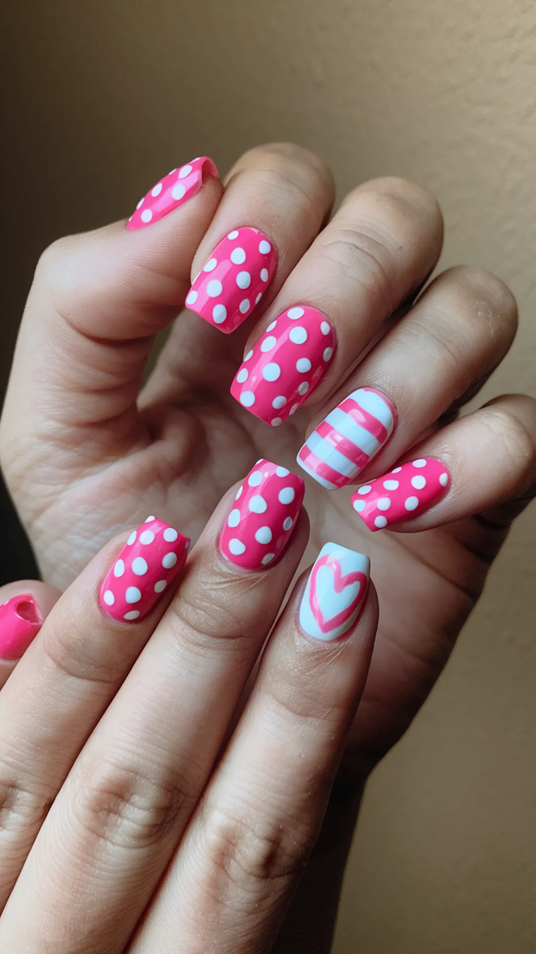 Frosty and Fabulous: 20 Simple Summer Ideas for Winter Nails 40 Winter Sparkle