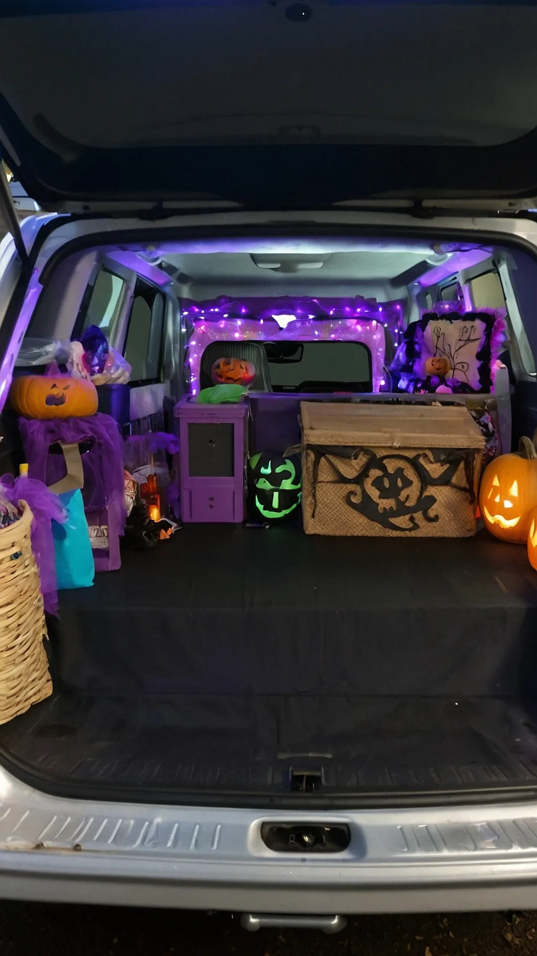 Hauntingly Good Truck Bed Ideas: 9 Easy Ways to Trick or Treat 43 Duck, Duck, Treat!