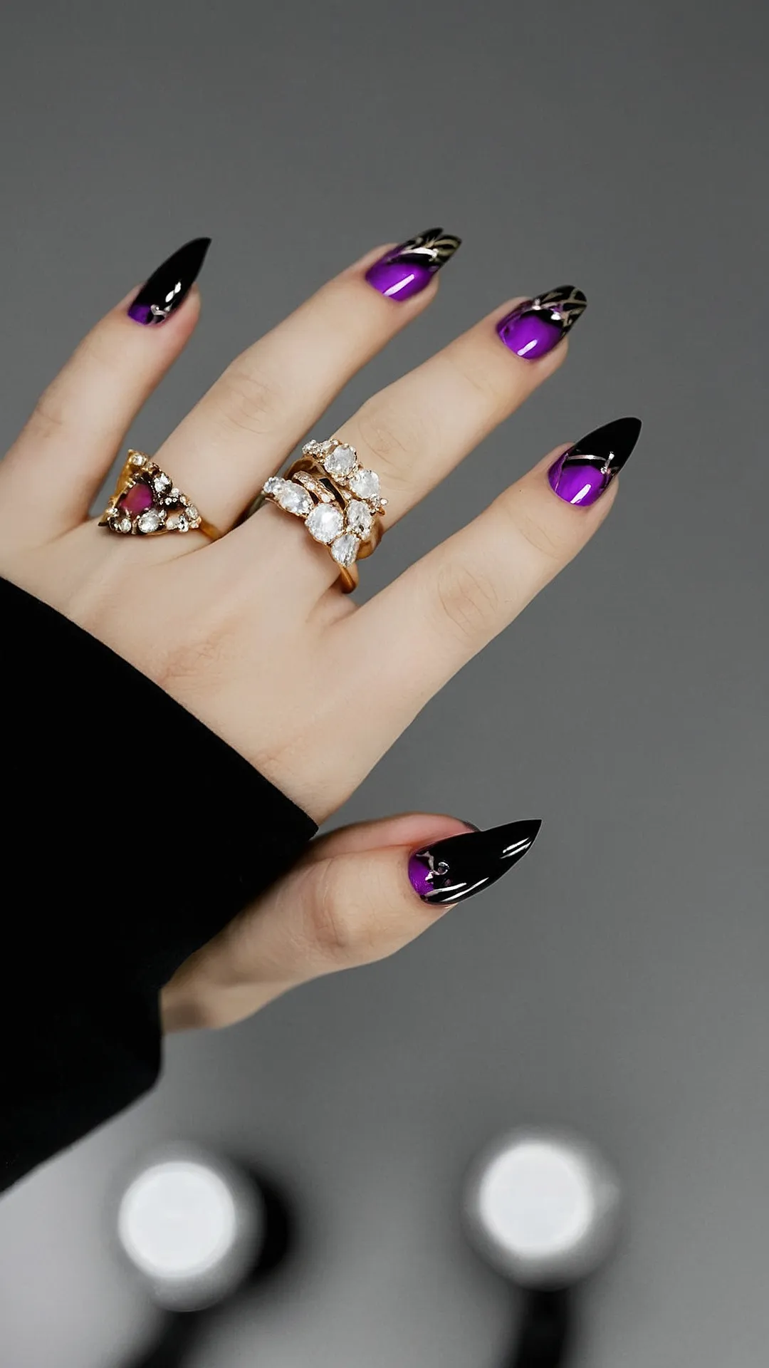 Your Guide to 10 Charming Thanksgiving Nail Ideas for Every Mood 33 Here's a title and two paragraphs based on the image and keyword: