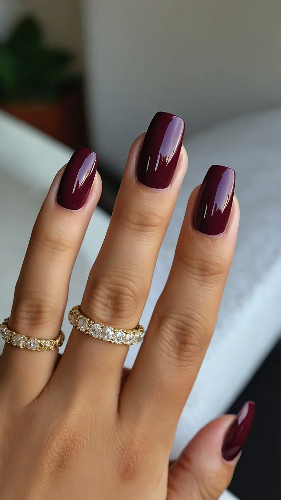 Crimson Chic: Nail Art Extravaganza