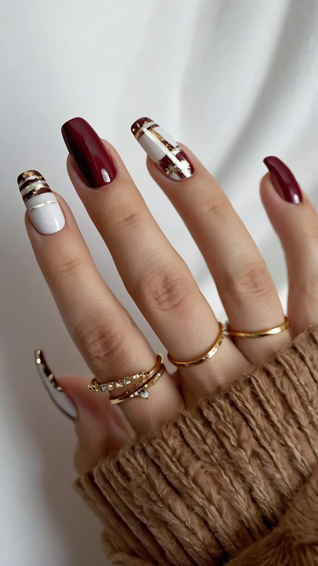 15 Short Nail Art Ideas That Are Surprisingly Classy 32 Fleek-tastic Trio: