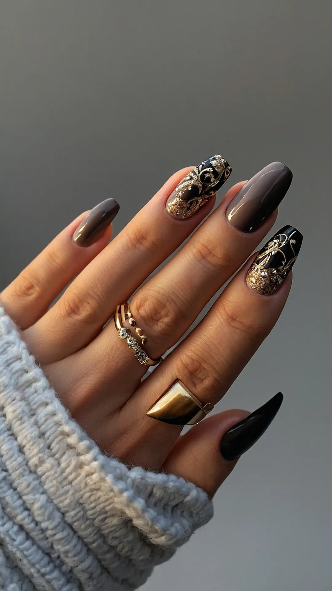 15 Short Nail Art Ideas That Are Surprisingly Classy 35 Golden Radiance: