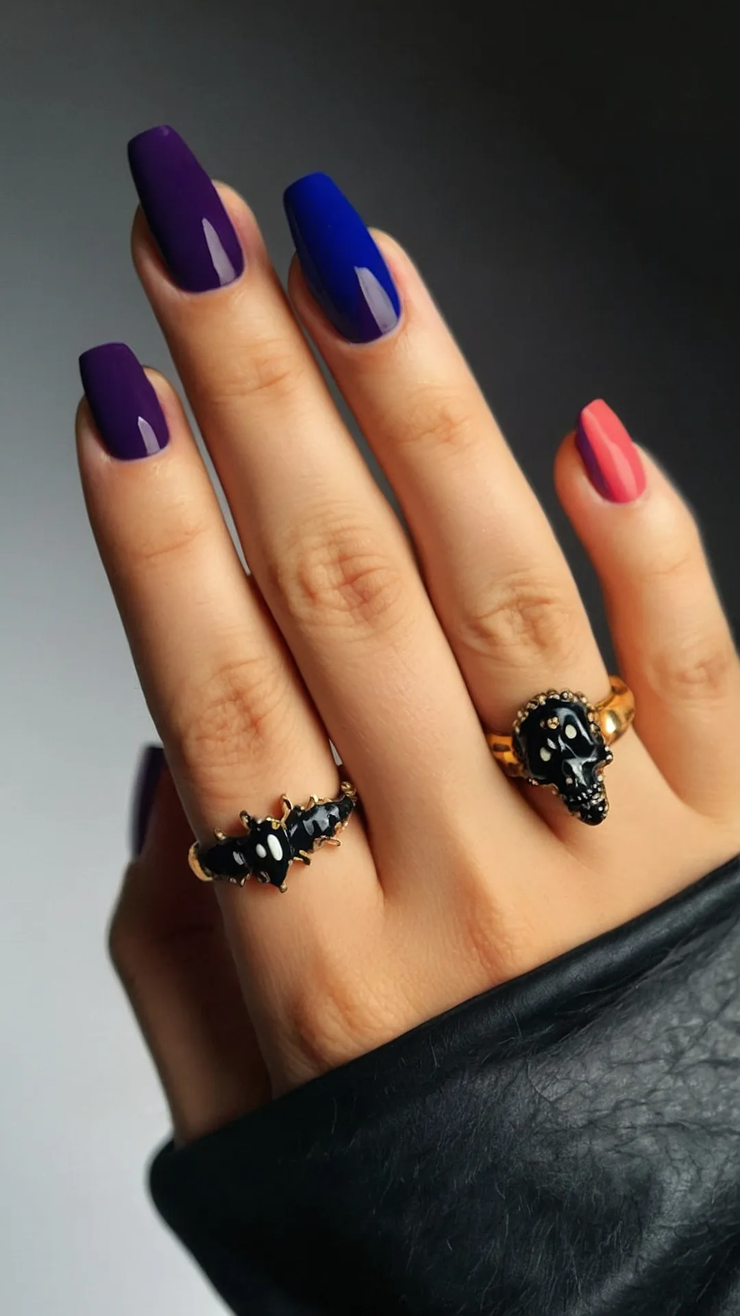 Easy and Trendy Halloween Nails for Every Style 34 Gothic Glamour: