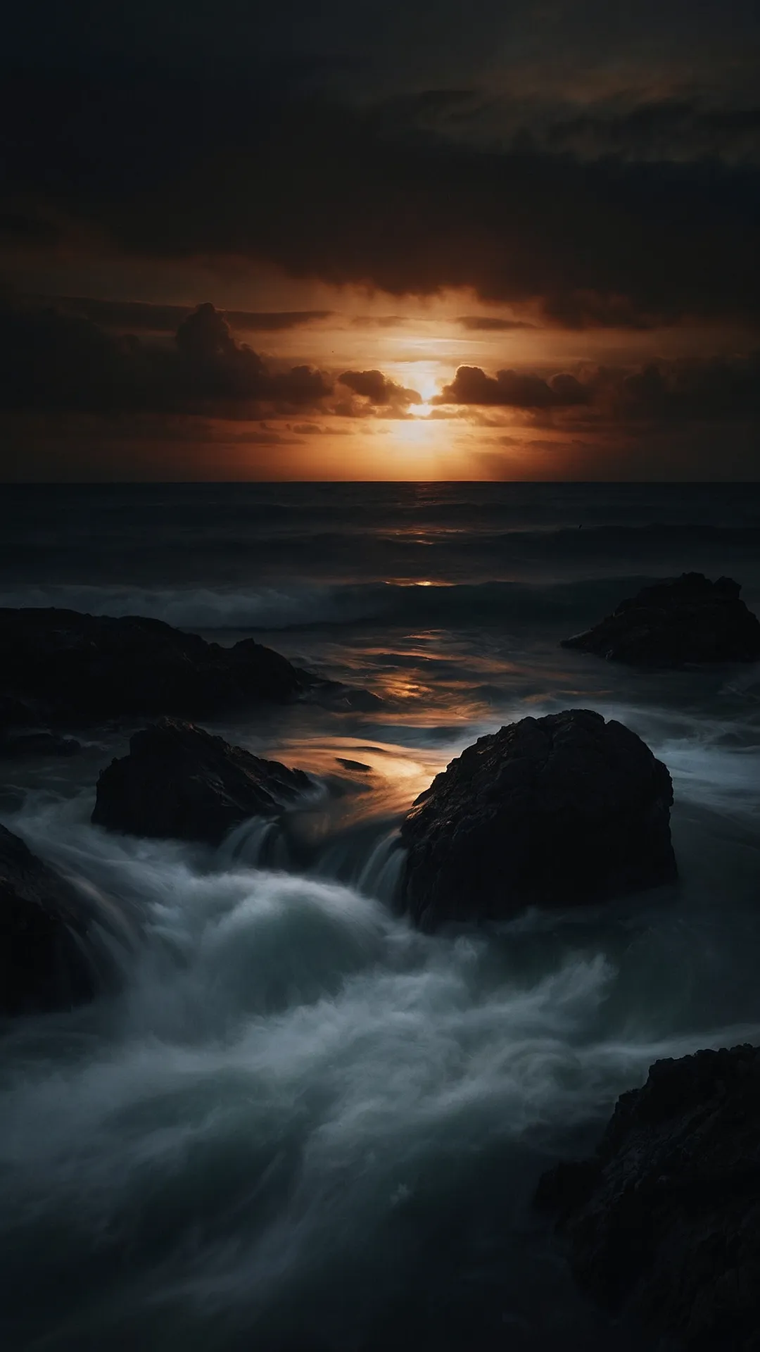 Dive into Calm: 15 Dark Aesthetic Wallpapers for the Ultimate Relaxation 7 Sunset's Stillness