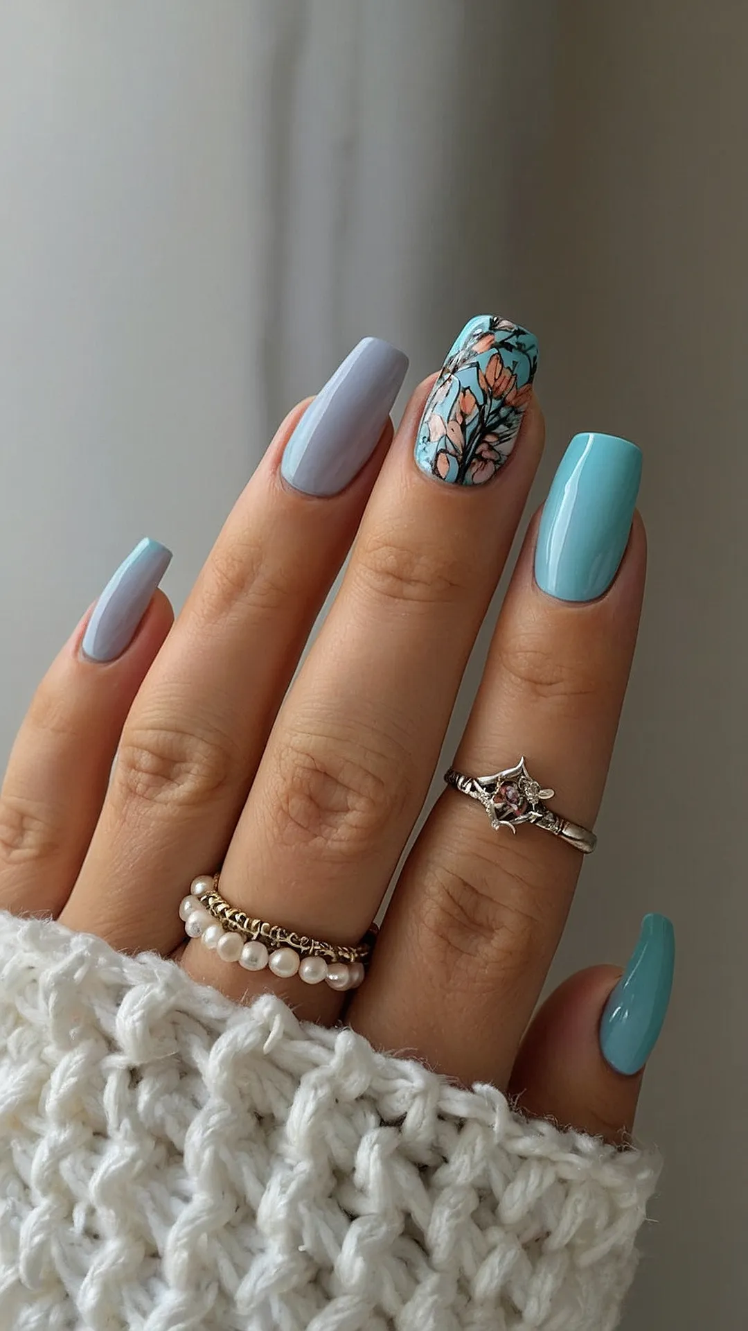 Blooming Nails: