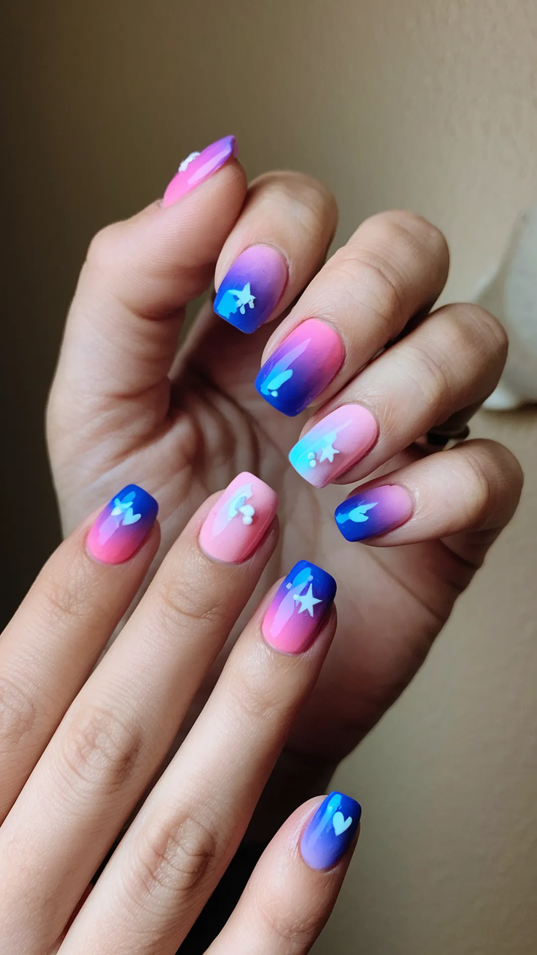 Frosty and Fabulous: 20 Simple Summer Ideas for Winter Nails 34 Sun-Kissed Snowflakes