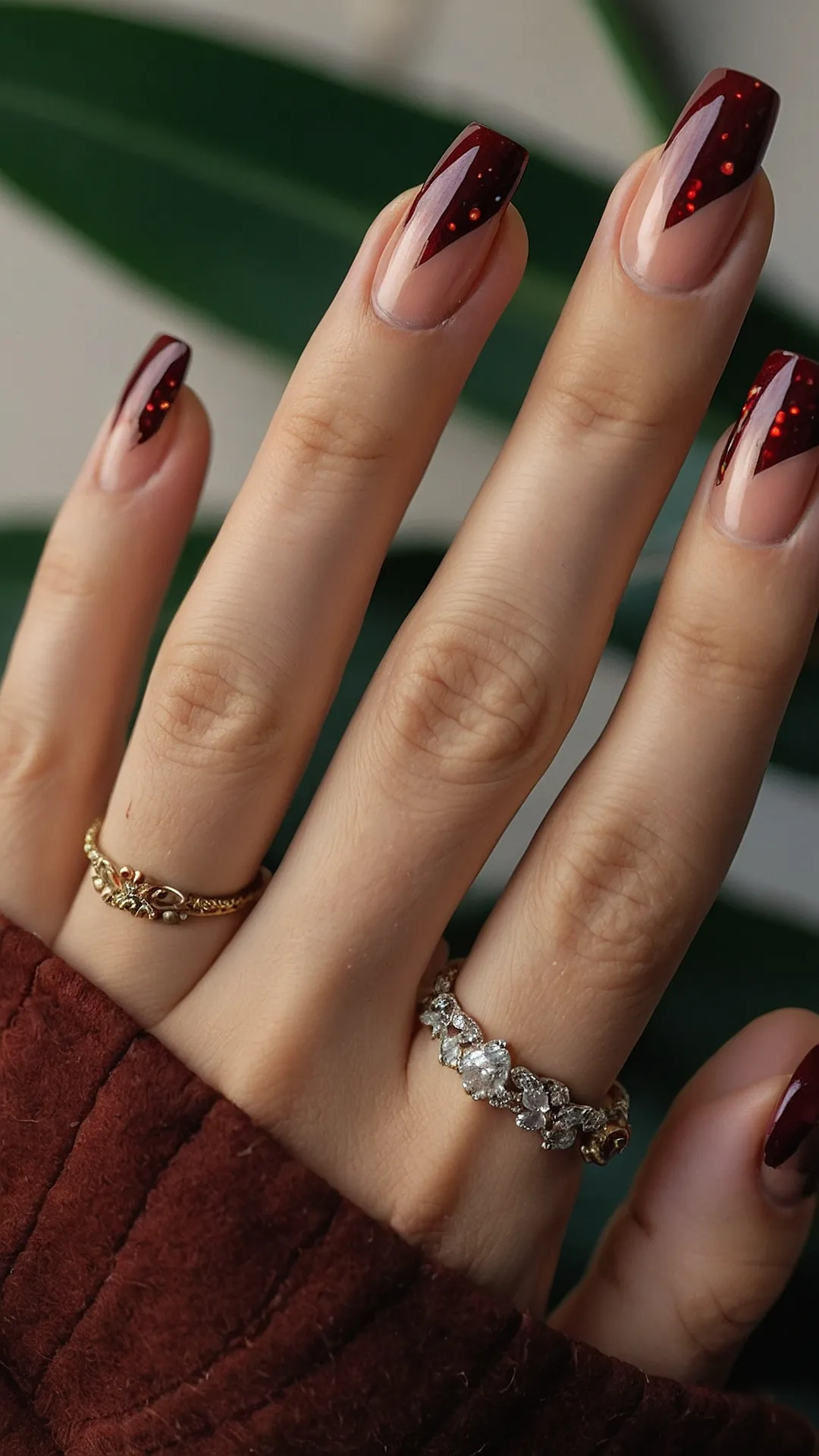 Warm Tones and Chic Patterns for Fall Nail Designs
