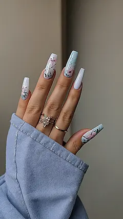 Golden Glow: Fall’s Chic Nail Trend