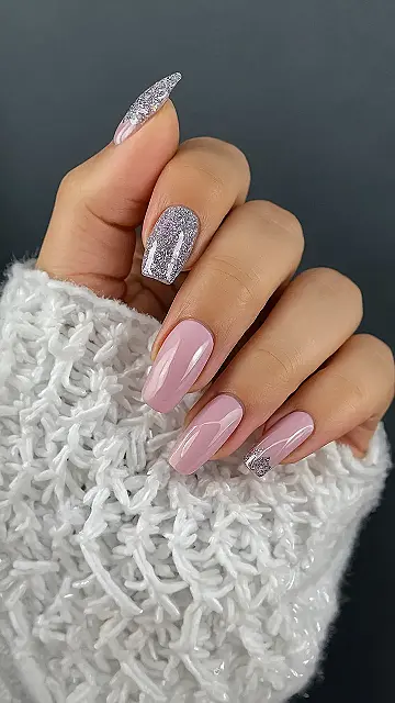 Winter Kiss Nails