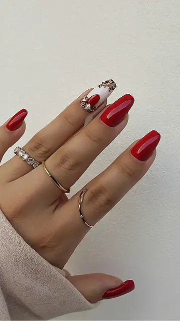 Winter Wonderland Nails:  Sparkle and Shine This Season!