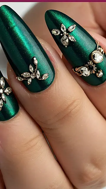 Emerald Envy: Nail Majesty