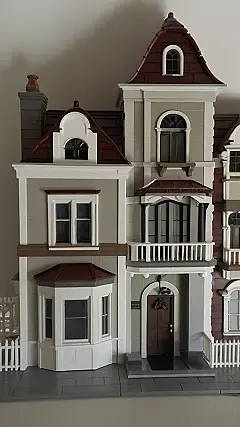 Frozen Bloxburg Dreams