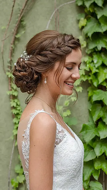 Lace & Layers: Bridal Hair Dreams