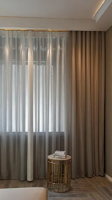 Living Room’s Grand Drape