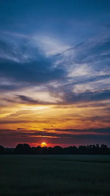 “Sun’s Last Stand: A Colorful Goodbye”: