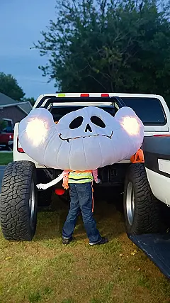 Boo-tiful Truck Bed Decor: