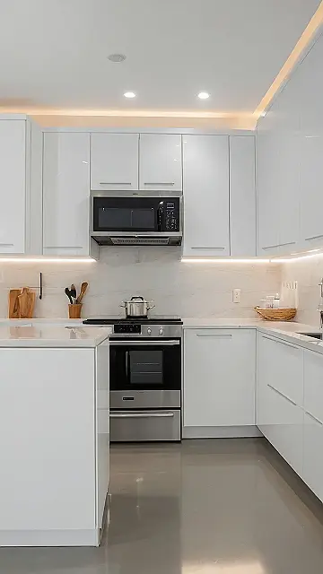 White Canvas: A Chic Kitchen