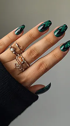 Envy-Inducing Mani