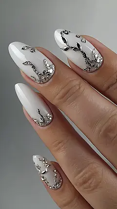 Golden Ring, Snow White Nail: