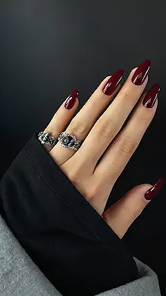 Sparkle & Shine: Chic Nail Design