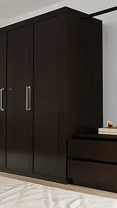 Mirror, Mirror, Who’s the Most Stylish?