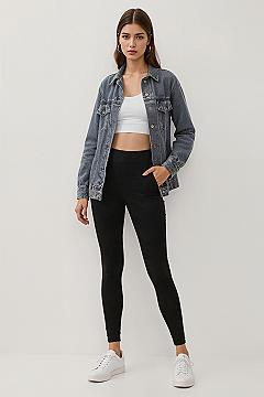 Effortless Chic: Denim Shirt & Leggings for Everyday Style