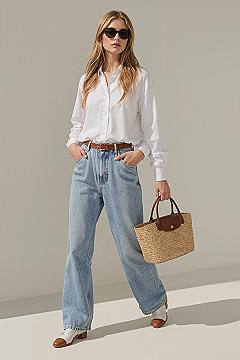 Effortless Wide Leg Jeans Outfits: Casual Chic for 2024