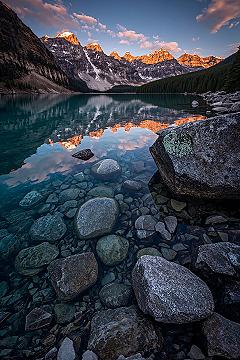 Majestic Mountain Lake 4K: Your Next Beautiful Nature Wallpaper
