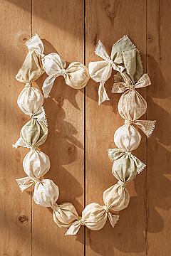 Charming DIY Fabric Garland: Aesthetic Home Decor Craft