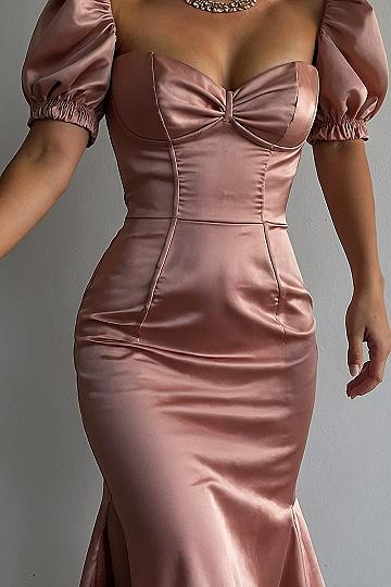 Choosing and Styling Fitted Satin Gowns for Special Occasions