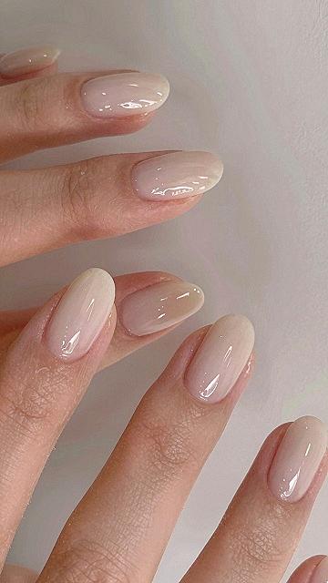 Choosing Soft Cream Nails for a Simple Daily Style