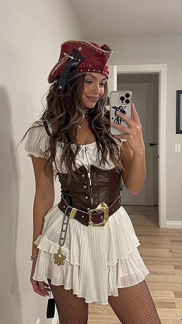 Classic Female Pirate Costume Ideas for Halloween