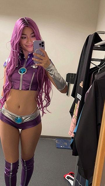 Creating an Authentic Starfire Cosplay Outfit