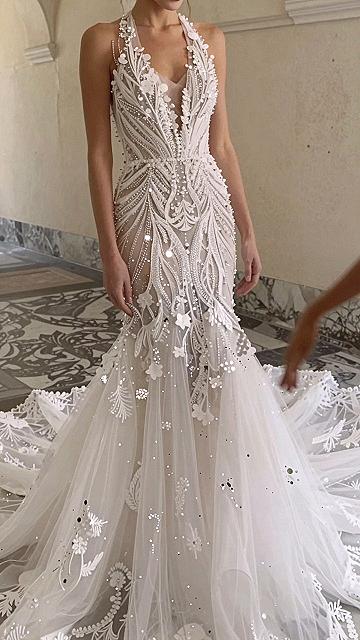 Choosing a Halter Neckline Mermaid Wedding Dress