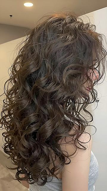 Bouncy Curly Blowout Styles for Long Hair