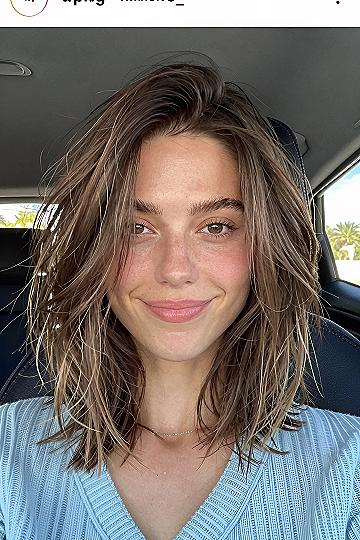 Textured Collarbone Lob With Split Bangs