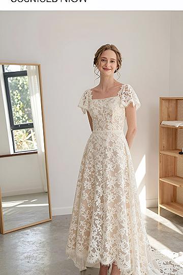 Choosing Square Necklines for Tea Length Wedding Dresses