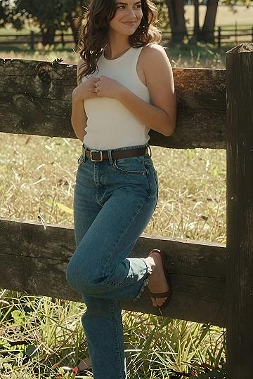 Styling A Simple White Tank Top For Country Outfits