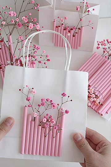 Decorating Gift Bags with Tiny Fresh Flowers