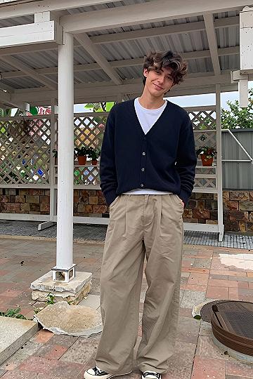 Pairing a Dark V-Neck Cardigan With a Simple T-Shirt