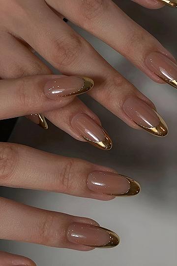 Understanding Caramel Nude Nails with Chrome Metallic Tips