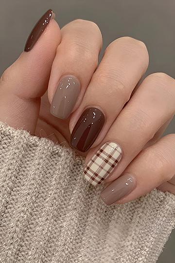 Getting Started with Coffee Tone Plaid Nails