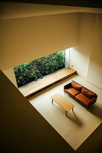 Minimalist Studio Architecture: Smart Urban Living Solutions