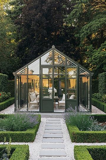 Modern Greenhouse Design: Stylish Garden Layouts