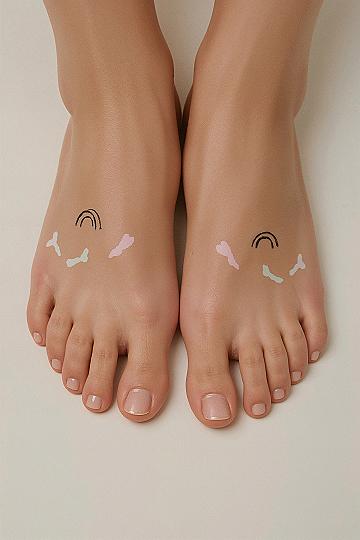 Cute Pedicure Designs: Minimal Nail Art for a Fresh Summer Look