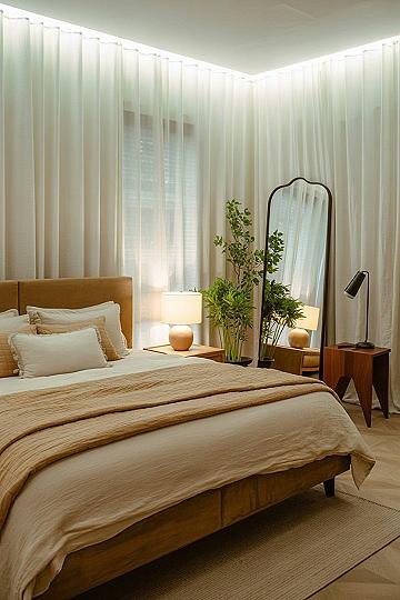 Cozy Minimalist Bedroom for Couples: Warm Color Palette